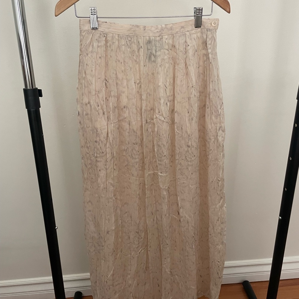 FINITY STUDIO Elegant Cream Maxi Skirt